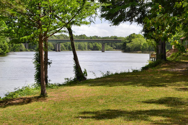 Earle May Boat Basin Park