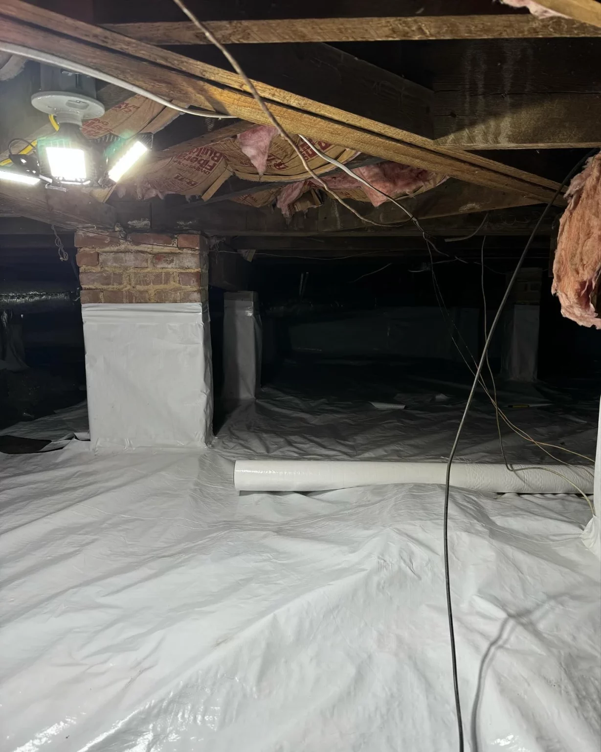 Crawl Space Encapsulation vs Venting Which Approach Better Controls Moisture in Tallahassee, FL?